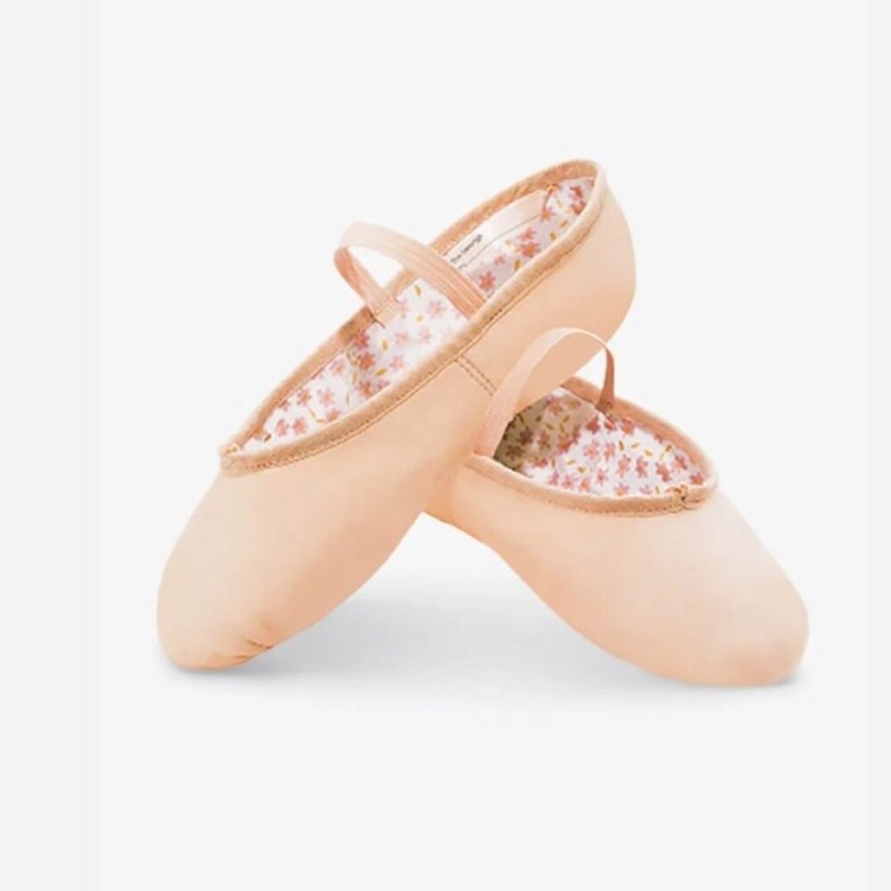 NEW IN BOX Capezio Daisy Full Sole Ballet Shoe, Adult 5W, Style 205
